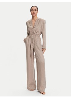 Guess Kombinezon W5YD14 WH5N2 Beżowy Regular Fit ze sklepu MODIVO w kategorii Kombinezony damskie - zdjęcie 184532983