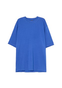 Cropp - Basicowa niebieska koszulka comfort - niebieski ze sklepu Cropp w kategorii T-shirty męskie - zdjęcie 184535080