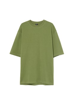Cropp - Basicowa zielona koszulka comfort - zielony ze sklepu Cropp w kategorii T-shirty męskie - zdjęcie 184535083