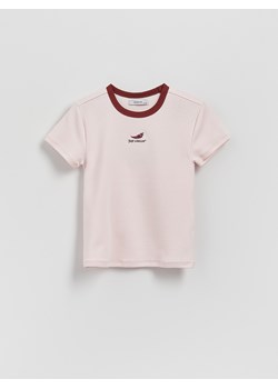 Reserved - Bawełniany T-shirt z haftem - pastelowy róż ze sklepu Reserved w kategorii Bluzki dziewczęce - zdjęcie 184542010