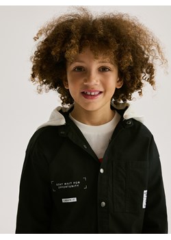 Reserved - Koszula oversize z kapturem - czarny - id: 8967X-99X - marki Reserved - 184542120 Reserved - Koszula oversize z kapturem - czarny ze sklepu Reserved w kategorii Koszule chłopięce - zdjęcie 184542120