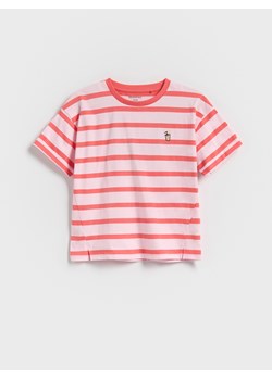 Reserved - Wzorzysty t-shirt z haftem - pastelowy róż ze sklepu Reserved w kategorii Bluzki dziewczęce - zdjęcie 184542203