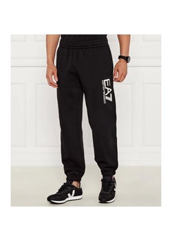 EA7 Spodnie dresowe | Modern fit ze sklepu Gomez Fashion Store w kategorii Spodnie męskie - zdjęcie 184542614