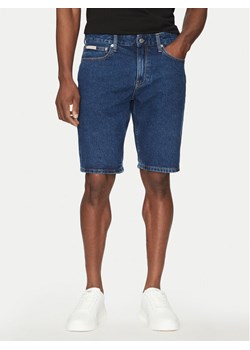 Calvin Klein Jeans Szorty jeansowe J30J327192 Granatowy Regular Fit ze sklepu MODIVO w kategorii Spodenki męskie - zdjęcie 184544992