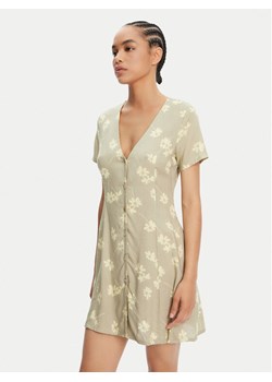 RVCA Sukienka letnia 23B131508 Zielony Regular Fit ze sklepu MODIVO w kategorii Sukienki - zdjęcie 184547081