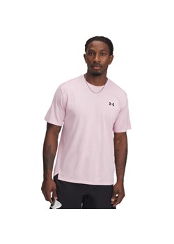 Męska koszulka treningowa Under Armour UA Tech Vent Geotessa SS - różowa ze sklepu Sportstylestory.com w kategorii T-shirty męskie - zdjęcie 184547623