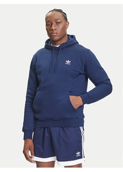 adidas Bluza Trefoil Essentials IY4929 Granatowy Regular Fit ze sklepu MODIVO w kategorii Bluzy męskie - zdjęcie 184553471