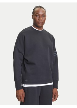 adidas Bluza Neuclassics JW7918 Czarny Oversize ze sklepu MODIVO w kategorii Bluzy męskie - zdjęcie 184553493
