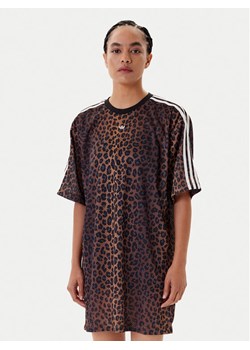 adidas Sukienka codzienna Leopard JW7311 Brązowy Regular Fit ze sklepu MODIVO w kategorii Sukienki - zdjęcie 184553523
