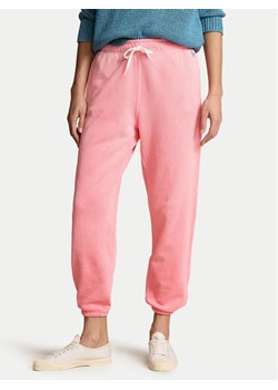 Polo Ralph Lauren Spodnie dresowe 211935585002 Różowy Regular Fit ze sklepu MODIVO w kategorii Spodnie damskie - zdjęcie 184560691