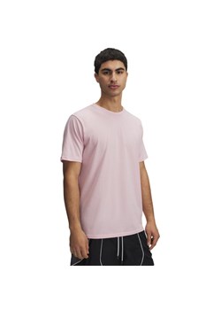 Męski t-shirt z nadrukiem Under Armour UA M Sportstyle LC SS - różowy ze sklepu Sportstylestory.com w kategorii T-shirty męskie - zdjęcie 184563993