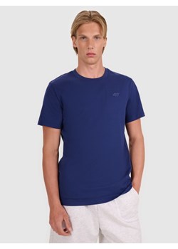 Męski t-shirt basic 4F 4FWMM00TTSHM2256 - granatowy ze sklepu Sportstylestory.com w kategorii T-shirty męskie - zdjęcie 184564043