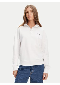 Guess Jeans Bluza W5YQ09 K68I4 Biały Regular Fit ze sklepu MODIVO w kategorii Bluzy damskie - zdjęcie 184567912