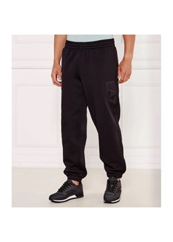 EA7 Spodnie dresowe | Modern fit ze sklepu Gomez Fashion Store w kategorii Spodnie męskie - zdjęcie 184576831
