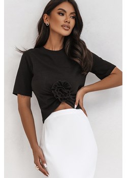 T-shirt z marszczeniem i różą - czarny ze sklepu Cudmoda w kategorii Bluzki damskie - zdjęcie 184582373