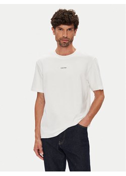 Calvin Klein Polo LV04LC241G Biały Regular Fit ze sklepu MODIVO w kategorii T-shirty męskie - zdjęcie 184588463