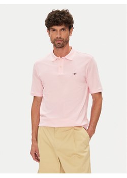 Gant Polo Shield Piqué 2210 Różowy Regular Fit ze sklepu MODIVO w kategorii T-shirty męskie - zdjęcie 184588512
