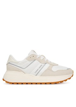 Tommy Jeans Sneakersy Tjw Cleated Runner EN0EN02788 Biały ze sklepu MODIVO w kategorii Buty sportowe damskie - zdjęcie 184588513