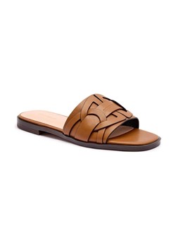 Coccinelle Skórzane klapki CUIR ze sklepu Gomez Fashion Store w kategorii Klapki damskie - zdjęcie 184592131