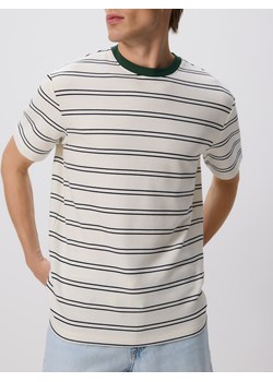 Reserved - T-shirt comfort w paski - biały ze sklepu Reserved w kategorii T-shirty męskie - zdjęcie 184598113