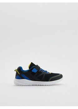 Reserved - Sportowe buty na rzepy - czarny - id: 743FS-99X - marki Reserved - 184598541 Reserved - Sportowe buty na rzepy - czarny ze sklepu Reserved w kategorii Buty sportowe dziecięce - zdjęcie 184598541