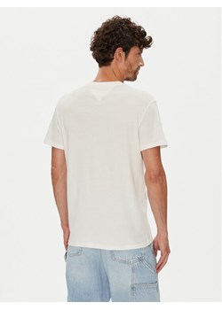 Tommy Jeans T-Shirt Linear Chest DM0DM21780 Écru Slim Fit ze sklepu MODIVO w kategorii T-shirty męskie - zdjęcie 184605153