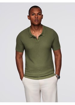 Męska dzianinowa koszulka polo bez zapięcia – oliwkowa V1 OM-POSS-0157 ze sklepu ombre w kategorii T-shirty męskie - zdjęcie 184606251