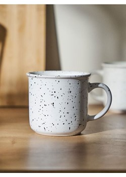 Sinsay - Nakrapiany kubek ceramiczny - wielobarwny ze sklepu Sinsay w kategorii Kubki - zdjęcie 184606393