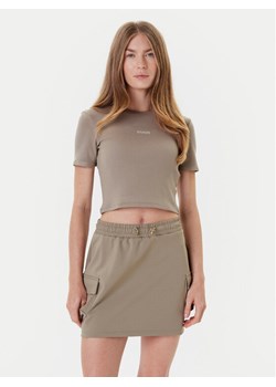 Guess T-Shirt V5YP08 K8RT2 Khaki Slim Fit ze sklepu MODIVO w kategorii Bluzki damskie - zdjęcie 184608211