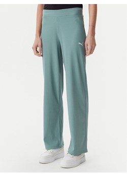 Puma Spodnie dresowe Ess Elevated 685025 Zielony Straight Fit - id: 0000304581434 - marki Puma - 184608260 Puma Spodnie dresowe Ess Elevated 685025 Zielony Straight Fit ze sklepu MODIVO w kategorii Spodnie damskie - zdjęcie 184608260