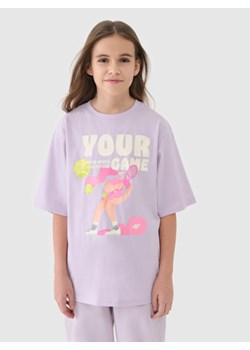Dziewczęcy t-shirt oversize z nadrukiem 4F 4FJASAW24TTSHF2592 - różowy ze sklepu Sportstylestory.com w kategorii Bluzki dziewczęce - zdjęcie 184610762