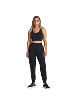 Damskie spodnie treningowe Under Armour Meridian Cargo Jogger - czarne ze sklepu Sportstylestory.com w kategorii Spodnie damskie - zdjęcie 184611201
