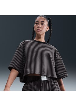 Damska pudełkowa koszulka w paski Nike Sportswear Chill Poplin - Czerń ze sklepu Nike poland w kategorii Bluzki damskie - zdjęcie 184611282