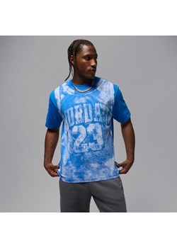 Męski T-shirt z nadrukiem w stylu uniwersyteckim Jordan Brooklyn - Niebieski ze sklepu Nike poland w kategorii T-shirty męskie - zdjęcie 184611302