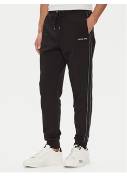 Michael Kors Spodnie dresowe CT4524J5MF Czarny Regular Fit ze sklepu MODIVO w kategorii Spodnie męskie - zdjęcie 184613333