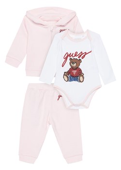 Guess Komplet dziecięcy H5YW12 KA6W4 Różowy Regular Fit ze sklepu MODIVO w kategorii Odzież dla niemowląt - zdjęcie 184615094