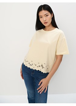 Mohito - Żółty t-shirt z ażurowym haftem - żółty ze sklepu Mohito w kategorii Bluzki damskie - zdjęcie 184615874