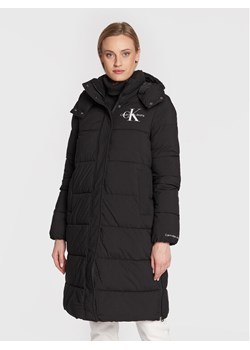 Calvin Klein Jeans Kurtka zimowa J20J219817 Czarny Regular Fit ze sklepu MODIVO w kategorii Kurtki damskie - zdjęcie 184623240