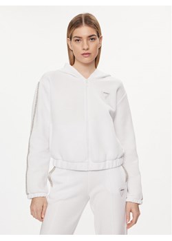 Guess Bluza Kiara V4GQ15 FL04P Biały Regular Fit ze sklepu MODIVO w kategorii Bluzy damskie - zdjęcie 184623414