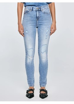 Jeansy damskie z wysokim stanem z przetarciami jasnoniebieskie Adela High Waist 156 ze sklepu Big Star w kategorii Jeansy damskie - zdjęcie 184626034