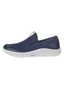 Skechers Slippersy &quot;Go Golf Arch Fit Walk&quot; w kolorze granatowym ze sklepu Limango Polska w kategorii Buty sportowe męskie - zdjęcie 184627964