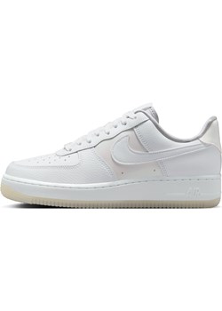 Buty damskie Nike Air Force 1 '07 - Biel ze sklepu Nike poland w kategorii Buty sportowe damskie - zdjęcie 184631363