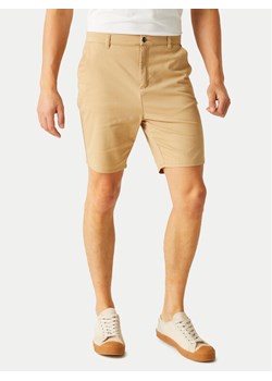 Regatta Szorty materiałowe Sabden RMJ304 Beżowy Slim Fit ze sklepu MODIVO w kategorii Spodenki męskie - zdjęcie 184632650