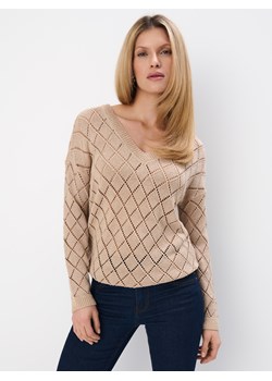 Mohito - Beżowy sweter z dekoltem V - sand ze sklepu Mohito w kategorii Swetry damskie - zdjęcie 184636443