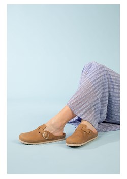 Sunbay Skórzane chodaki &quot;Molky&quot; w kolorze jasnobrązowym ze sklepu Limango Polska w kategorii Klapki damskie - zdjęcie 184646090