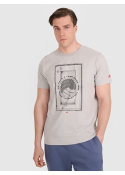 Męski t-shirt z nadrukiem 4F 4FRAW25TTSHM3236 - szary ze sklepu Sportstylestory.com w kategorii T-shirty męskie - zdjęcie 184648183