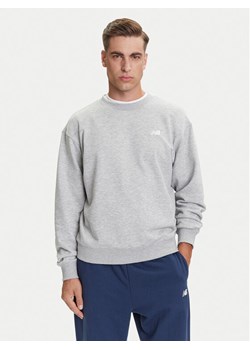New Balance Bluza Small Logo MT41507 Szary Relaxed Fit ze sklepu MODIVO w kategorii Bluzy męskie - zdjęcie 184650010