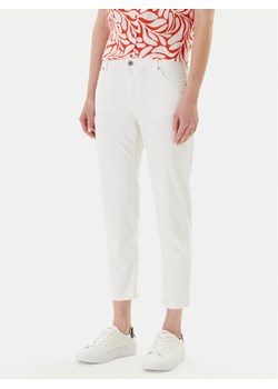 Mustang Jeansy Crosby 1016544 Biały Slim Fit ze sklepu MODIVO w kategorii Jeansy damskie - zdjęcie 184653484