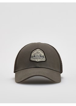 Reserved - Czapka trucker z naszywką - oliwkowy ze sklepu Reserved w kategorii Czapki z daszkiem męskie - zdjęcie 184655481