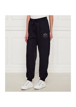 Tommy Hilfiger Spodnie dresowe VARSITY | Regular Fit ze sklepu Gomez Fashion Store w kategorii Spodnie damskie - zdjęcie 184659190